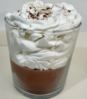 vela capuchino frontal